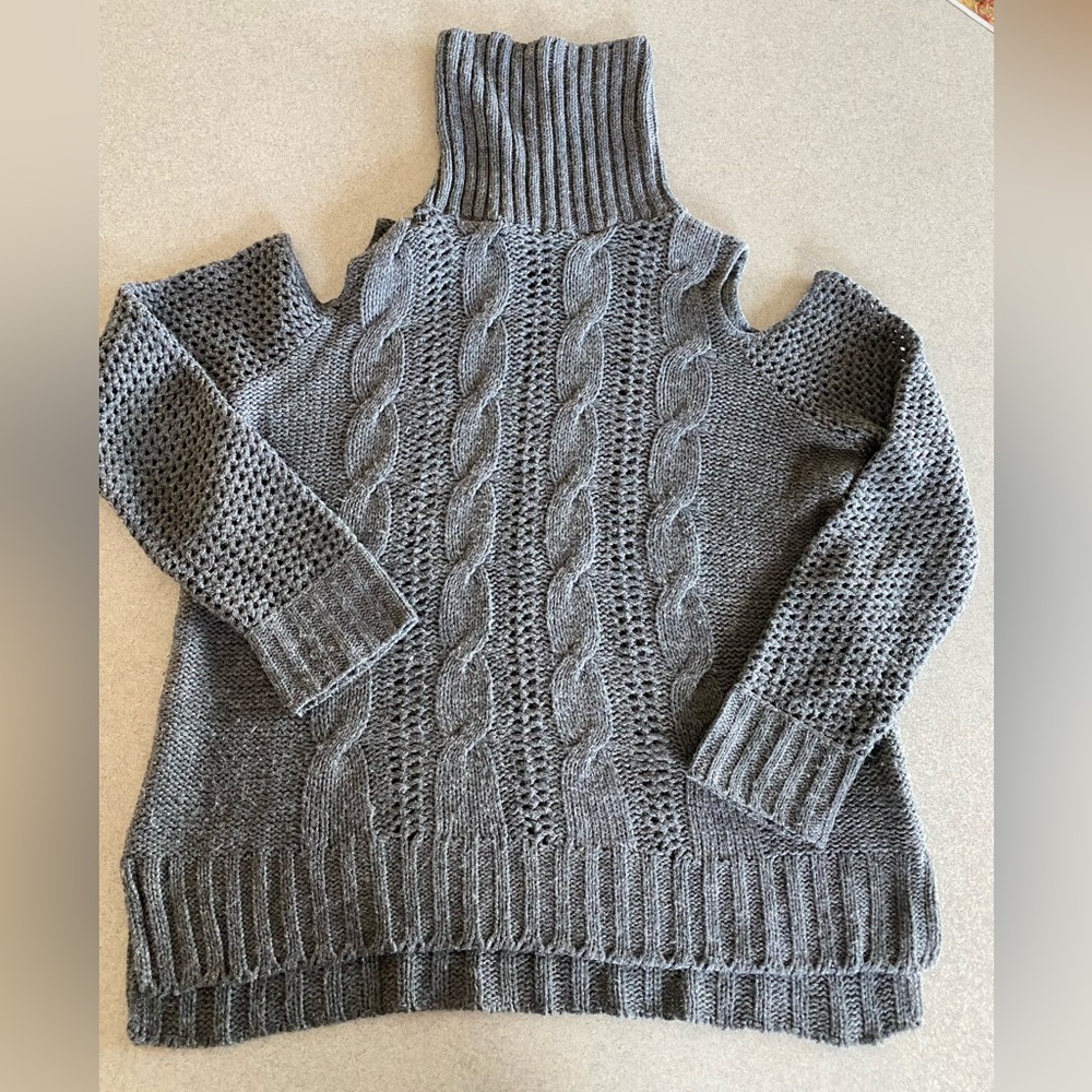 American Eagle turtle neck sweater